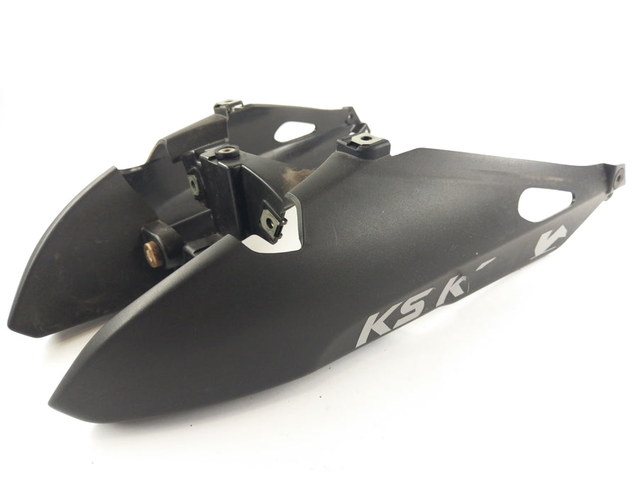 BMW K 1200 R [2010] - Disfracción del revestimiento trasero