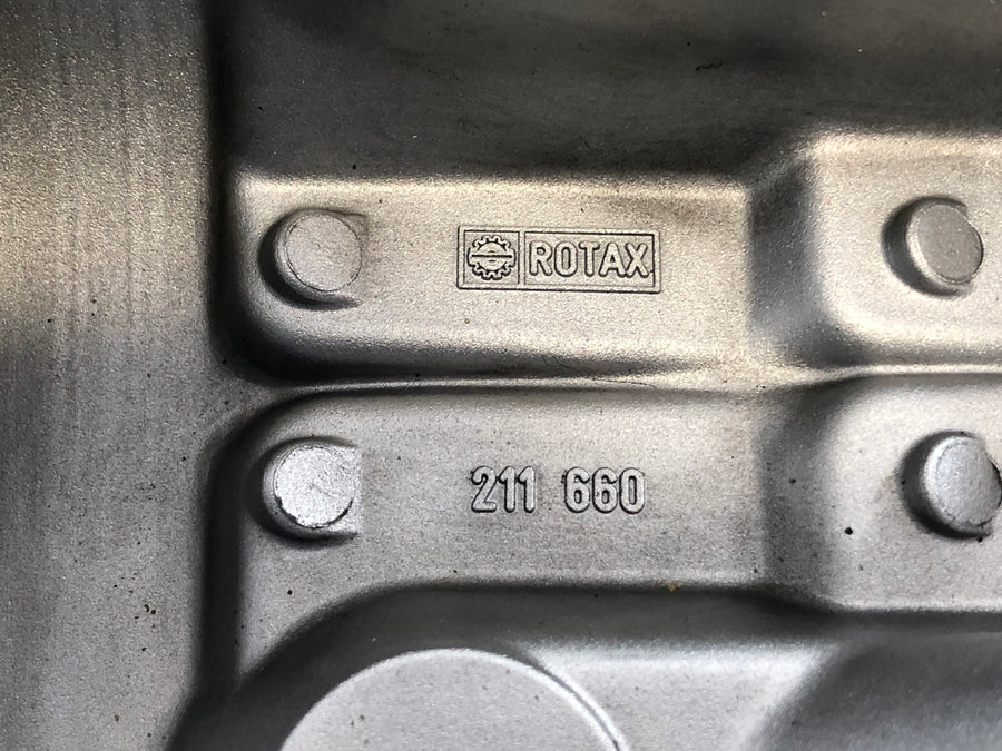 Aprilia Mille RSV 1000 ME [1999] - Tapa de válvula en la parte delantera y trasera