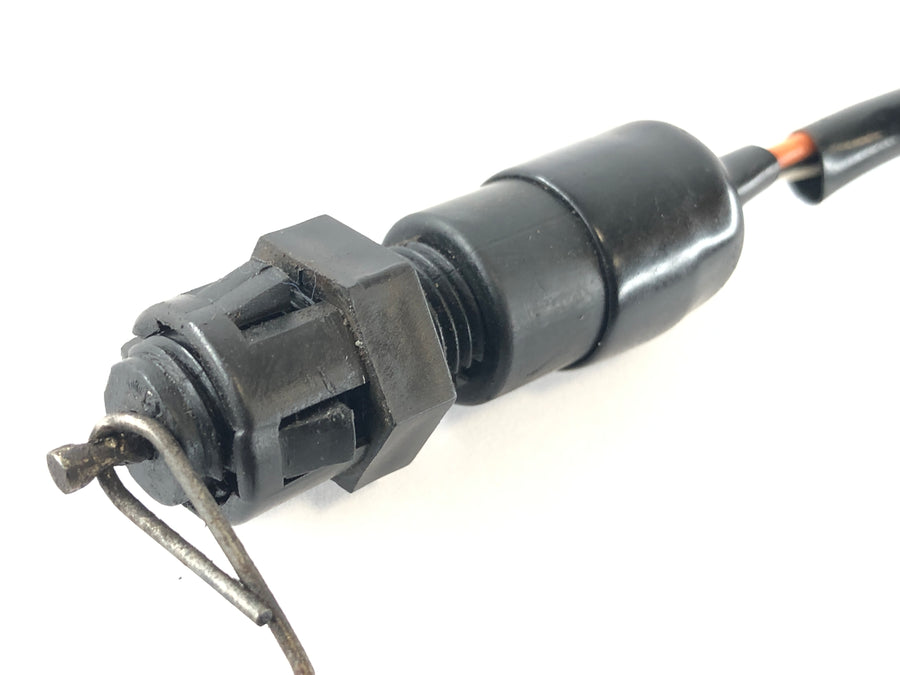 Suzuki DR 800 S SR42B [1991] - interruptor de luz de freno en la parte posterior