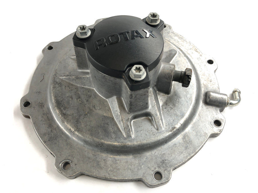 Can en el Spyder SM5 [2009] - Tapa del motor en la tapa del embrague exterior izquierdo