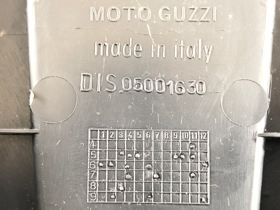 Moto Guzzi Stelvio 1200 8V [2011] - Cubriendo la tapa delantera