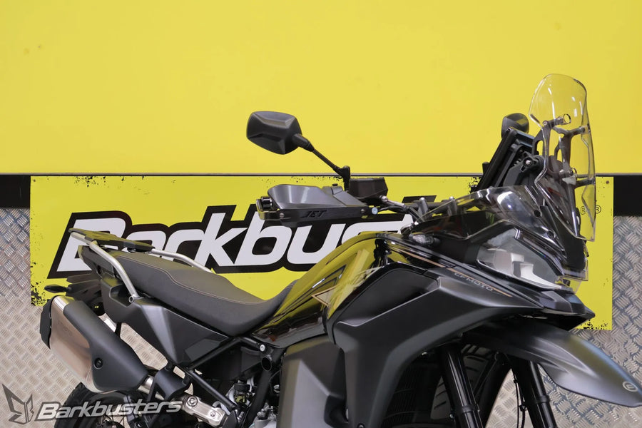 Ducati Multistrada V4 [BARKBUSTERS] – Kit de hardware - Vista detallada de montaje en dos puntos
