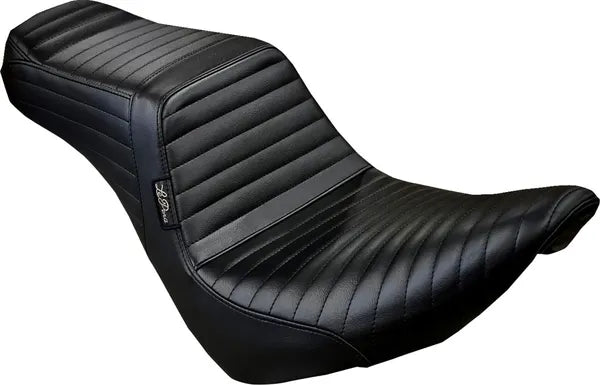 Harley Davidson FXLRST [LE PERA] – Asiento delantero con cola levantada