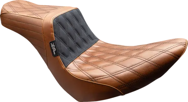 Harley Davidson FXLRST [LE PERA] – Asiento delantero con cola levantada