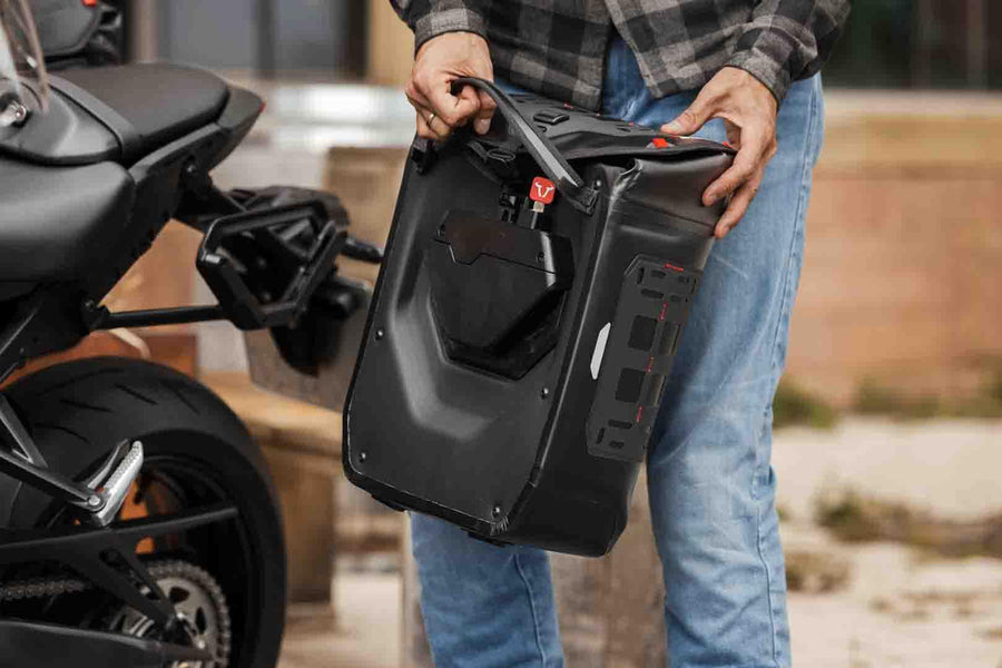 Triumph Trident 660 [2021-2025] - Bolsa lateral V-LOC WP 16 litros – imagen 3