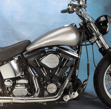 Harley Davidson FXSTS [ESPECIALIDADES DE ARRASTRE] – Juego de tanque plano de dos piezas extendido de 2" - 0