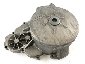 Can en el Spyder SM5 [2009] - Tapa del motor en la cubierta de la rueda de poli izquierda