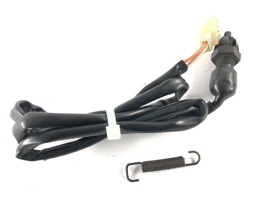 Suzuki Intruder VL 1500 AL [2000] - Interruptor de luz de freno en la parte posterior