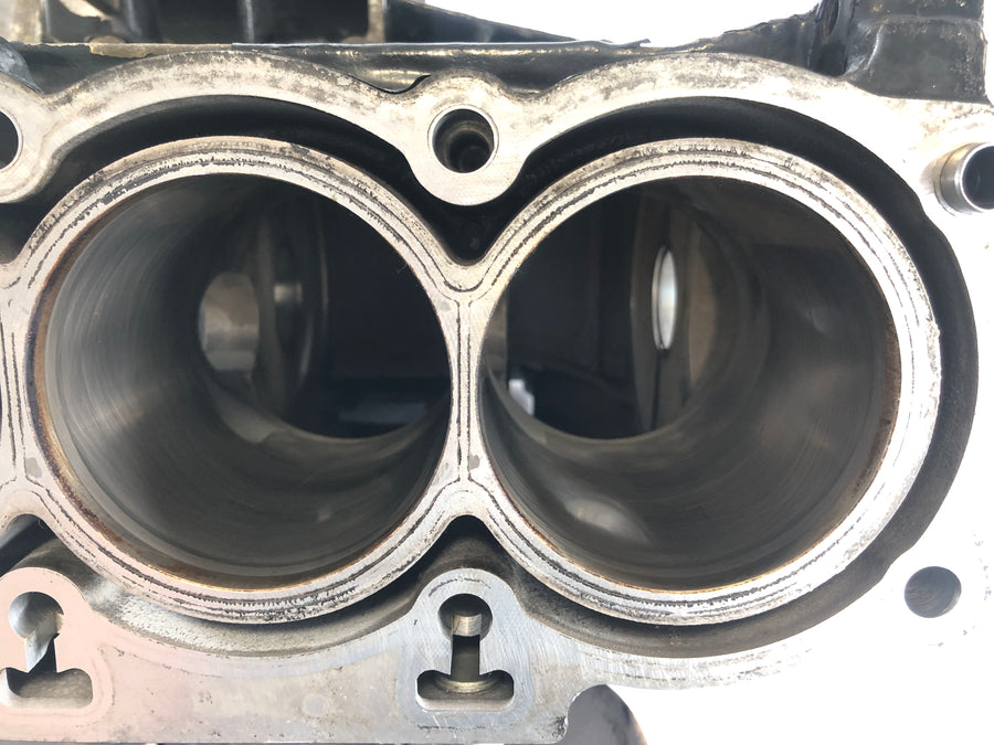 BMW K 1300 S K12S [2009] - Motor de alojamiento de motor Carcasa vacía con pistones