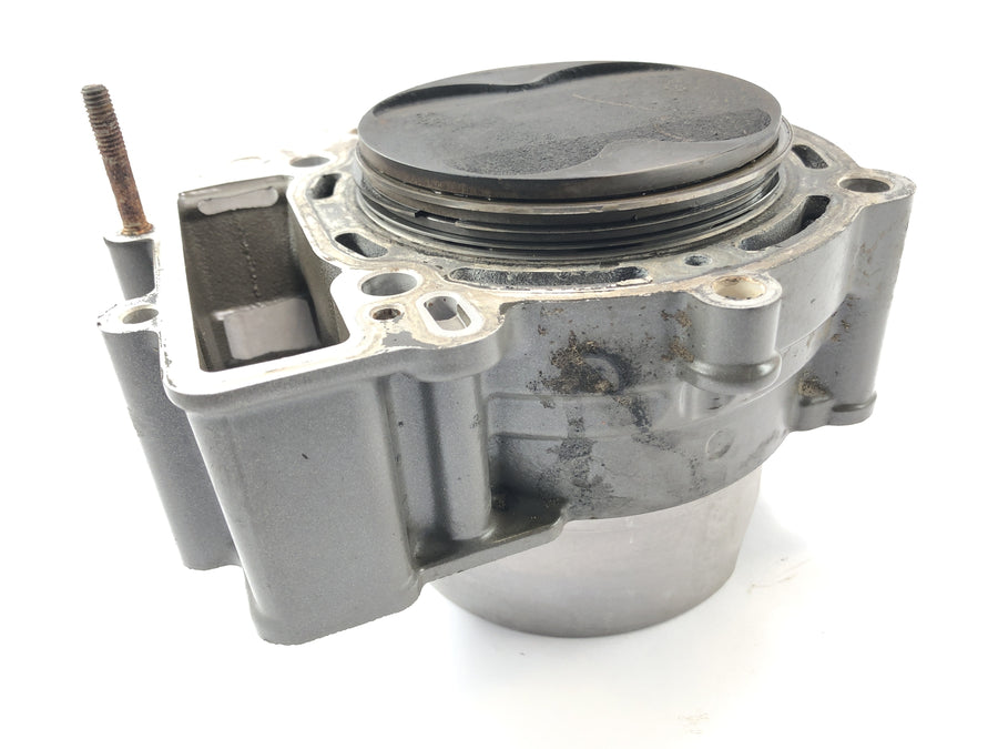 KTM 950 SM LC8 [2008] - Cilindro con pistones en la parte posterior