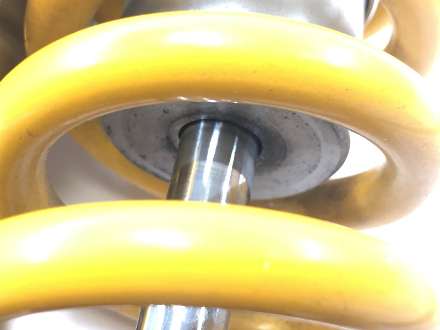 Ducati Multistrada 1200 S Touring [2009] - Amortiguador trasero Öhlins regulable electrónicamente