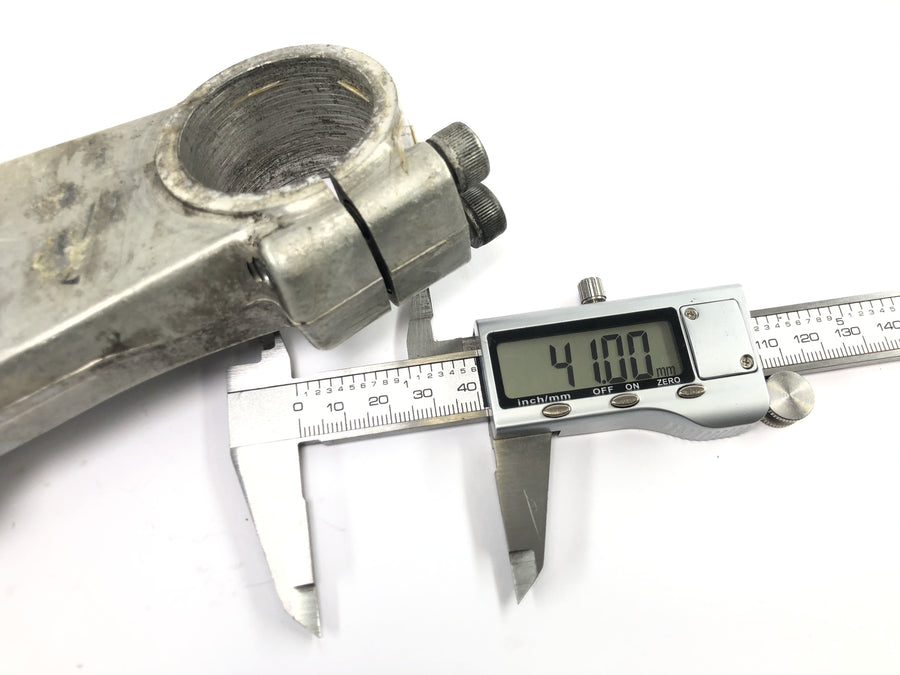 Suzuki GSX R 1100 GU74C [1987] - Puente inferior de horquilla, puente inferior de dirección, tubo de dirección