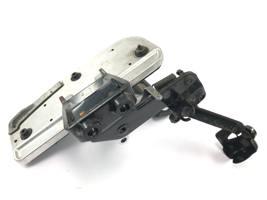 Yamaha XV 1600 Wild Star VP08 [2002] - Estribo conductor reposapiés delantero derecho con pedal de freno