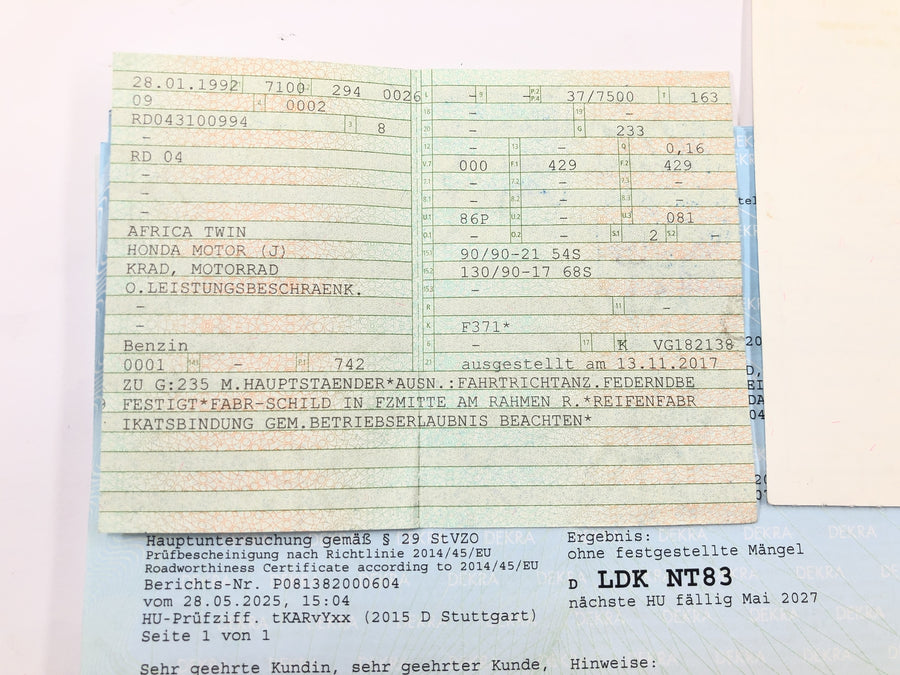 Honda XRV 750 Africa Twin RD04 [1992] - Bastidor principal con documentación del vehículo