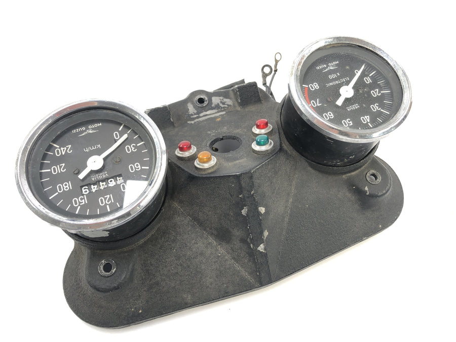 Moto Guzzi V7 Special [1971] - Cockpit de tacho