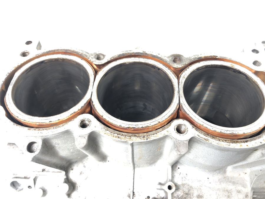 Triumph Daytona 955i T595N [2003] - Bloque de motor del cilindro de carcasa del motor Bloque