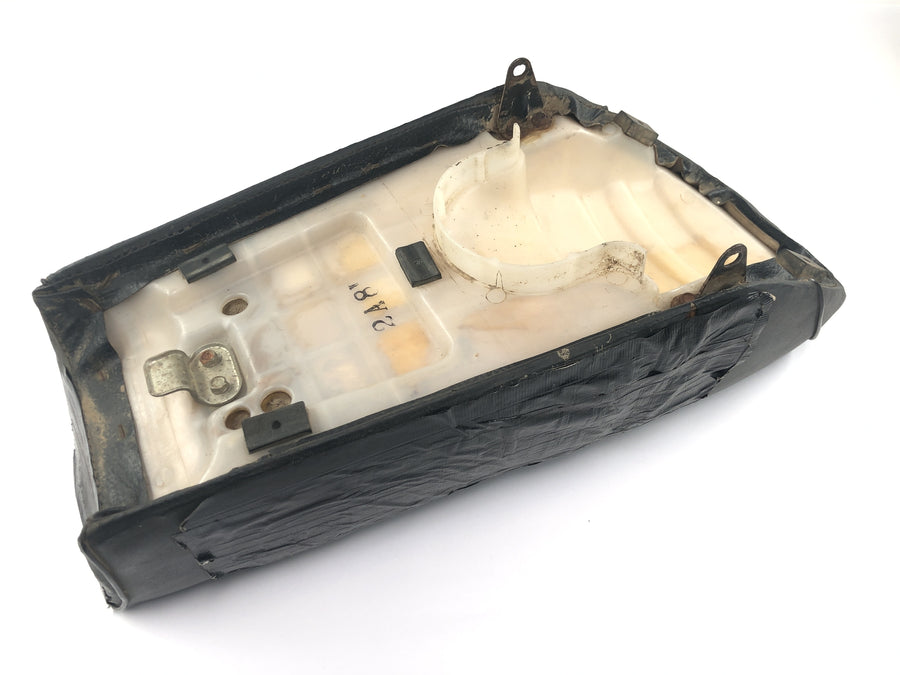 Yamaha DT 175 2K4 [1982] - Funda del cojín del asiento defectuosa