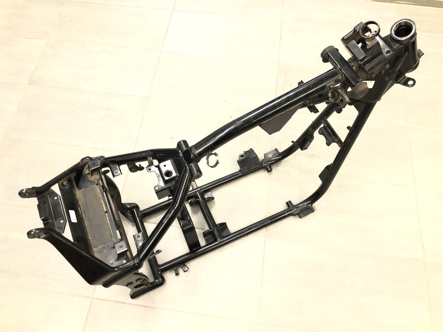 Yamaha XV 1600 Wild Star VP08 [2002] - Marco con papeles