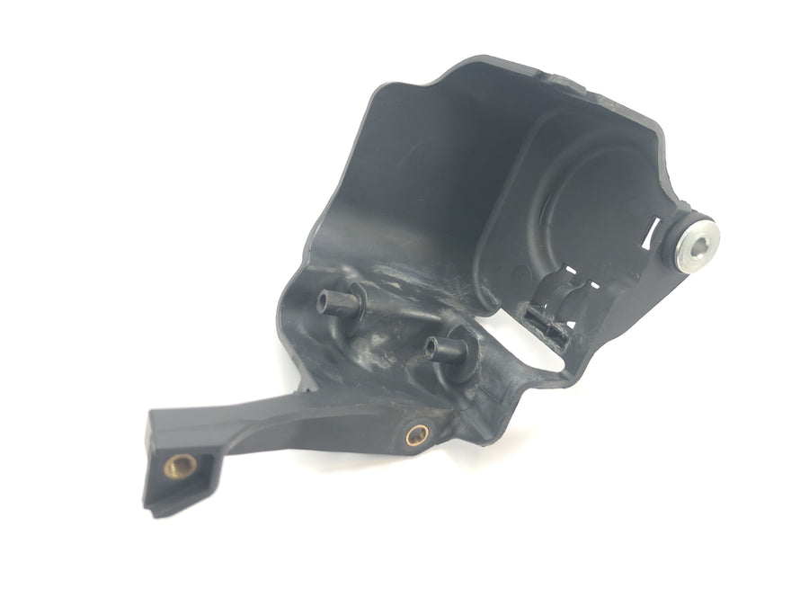 Ducati Multistrada 1200 S Touring [2009] - Tapa soporte motor control escape