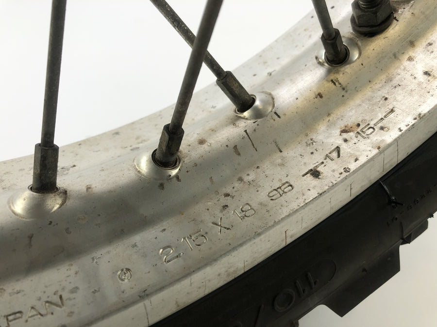Yamaha XT 350 3YT / 55V [1990] - Rimbre de la rueda trasera con rueda de cadena en la parte posterior
