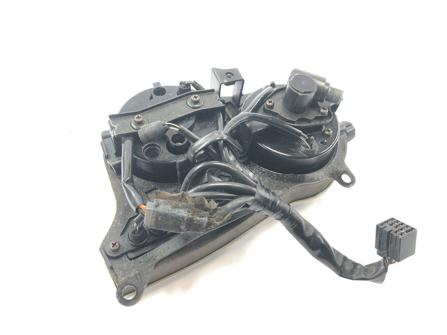 Suzuki GSX R 1100 GU74C [1987] - Velocímetro, tacómetro, instrumentos de cabina