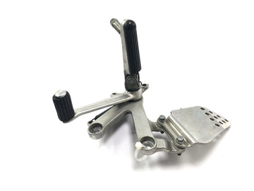 Honda CBR 900 RR Fireblade SC33 [2000] - Reposapiés delantero derecho Reposapiés conductor con pedal de freno - 0