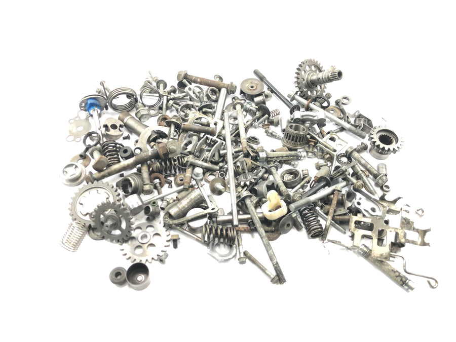 Suzuki RM Z 250 RJ41A [2007] - piezas restantes y tornillos, lote mixto de piezas pequeñas