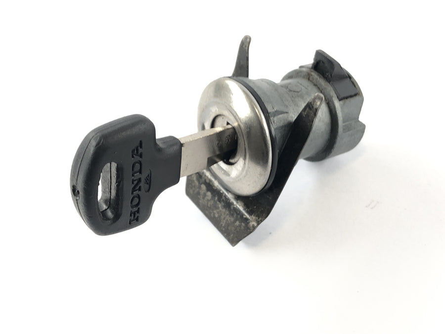 Honda Goldwing GL 1100 SC02 [1980] - Castillo para tapa de combustible
