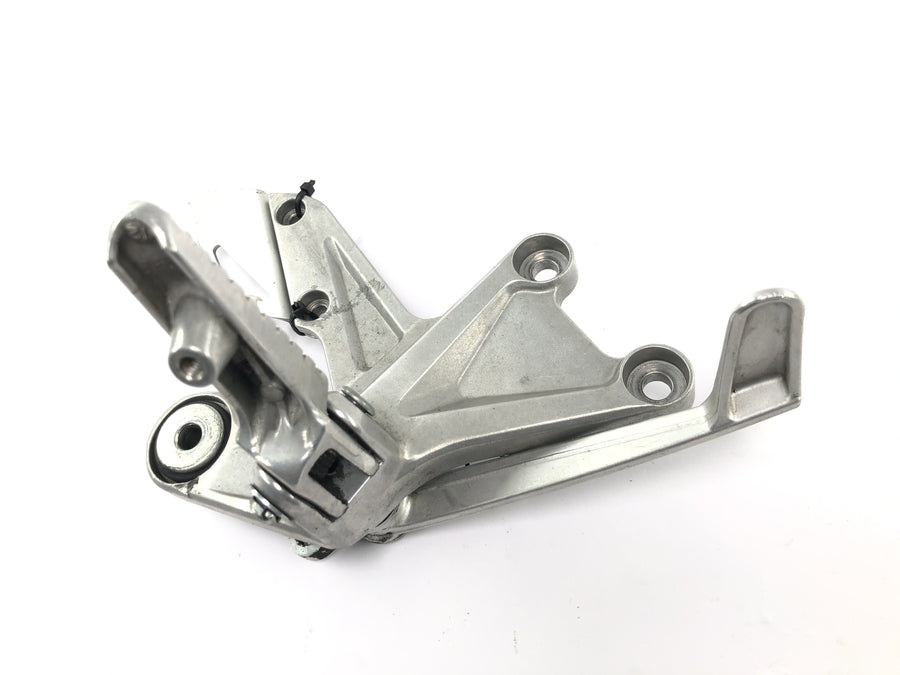 Honda CBR 1000 RR SC59 [2008] - Sistema de reposapiés derecho con pedal de freno, reposapiés del conductor, reposapiés