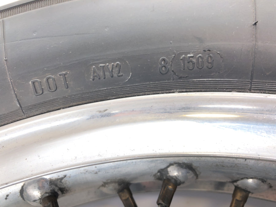 Moto Guzzi V7 Special [1971] - llanta delantera rueda de radios Borrani 18 x 3"