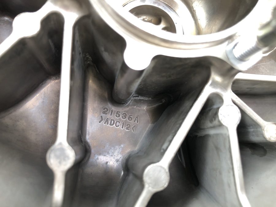 Suzuki VZ 1500 WVCU [2011] - Tapa alternador Tapa Lima Tapa motor izquierda