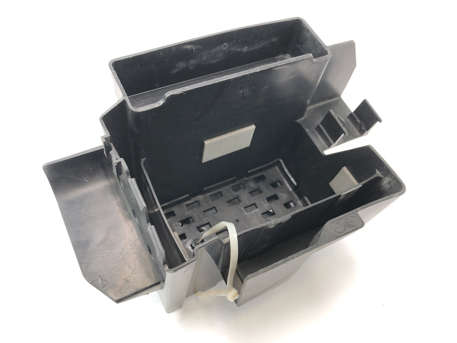 Suzuki VZ 1500 WVCU [2011] - Caja porta baterias carcasa bateria