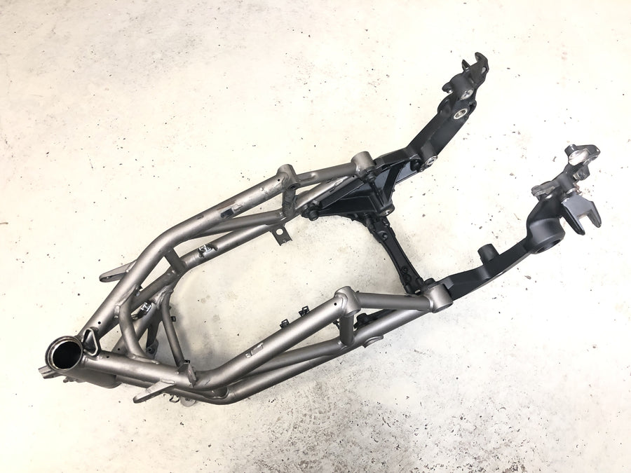 Ducati Multistrada 1200 S Touring [2009] - Bastidor principal con papeles
