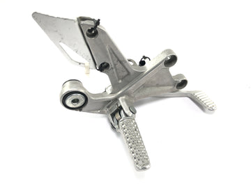 Honda CBR 1000 RR SC59 [2008] - Sistema de reposapiés derecho con pedal de freno, reposapiés del conductor, reposapiés