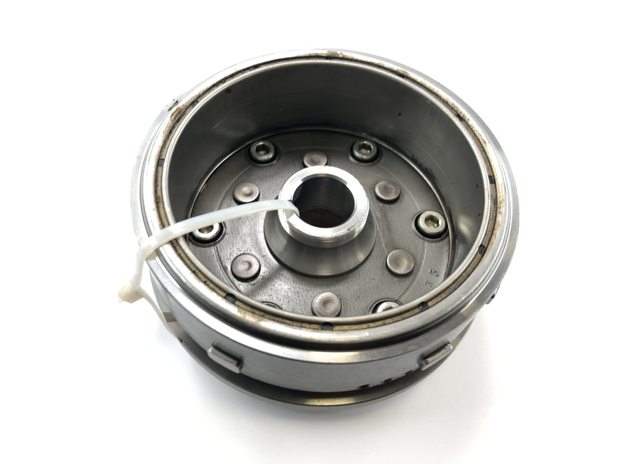 BMW F 650 GS R13 [2000] - Rueda polar del rotor del alternador con rueda libre de arranque