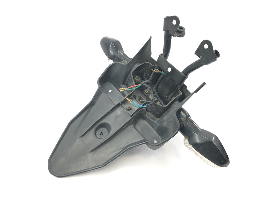 Honda CBR 125 R JC50 [2012] - Portamatrículas con protector contra salpicaduras de intermitentes