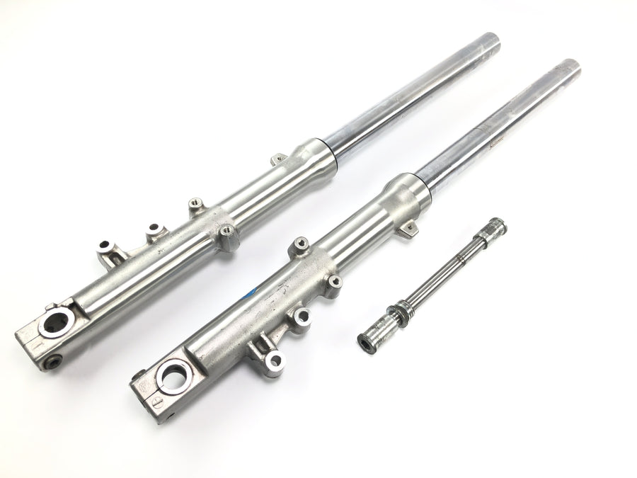 Kawasaki Zephyr 750 ZR750C [1994] - Horquilla delantera con tubos de horquilla telescópica con eje