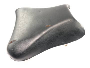 Suzuki GSX R 1000 WVBZ K3 [2003] - La funda del asiento del conductor tiene grietas - 0