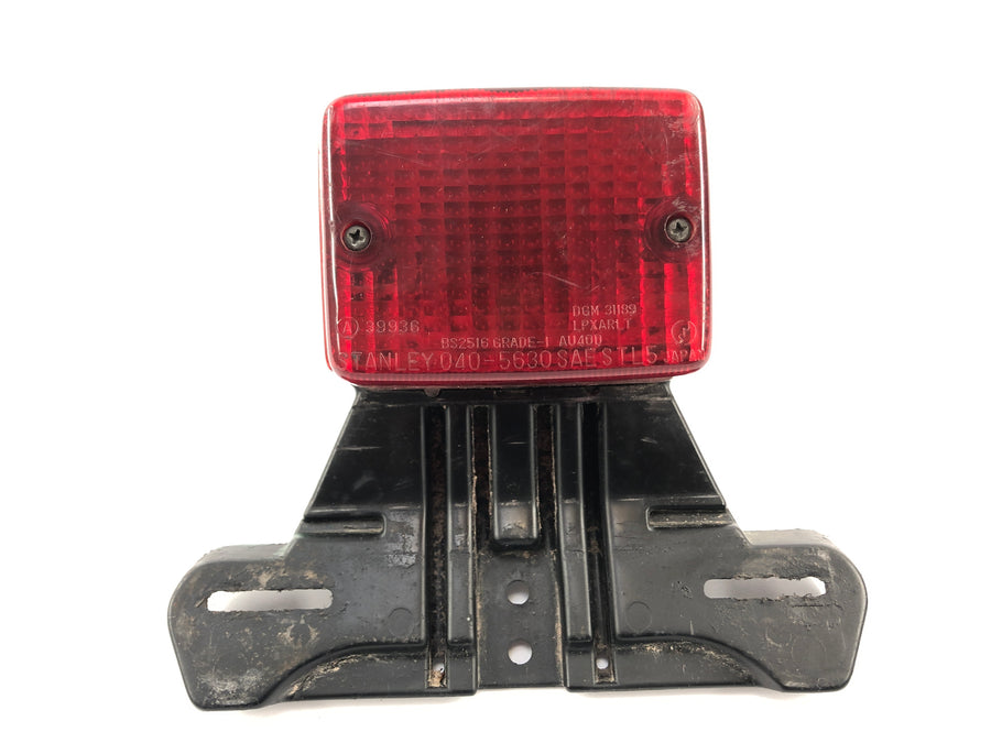 Yamaha XT 550 5Y3 [1982] - Luz trasera con soporte de matrícula