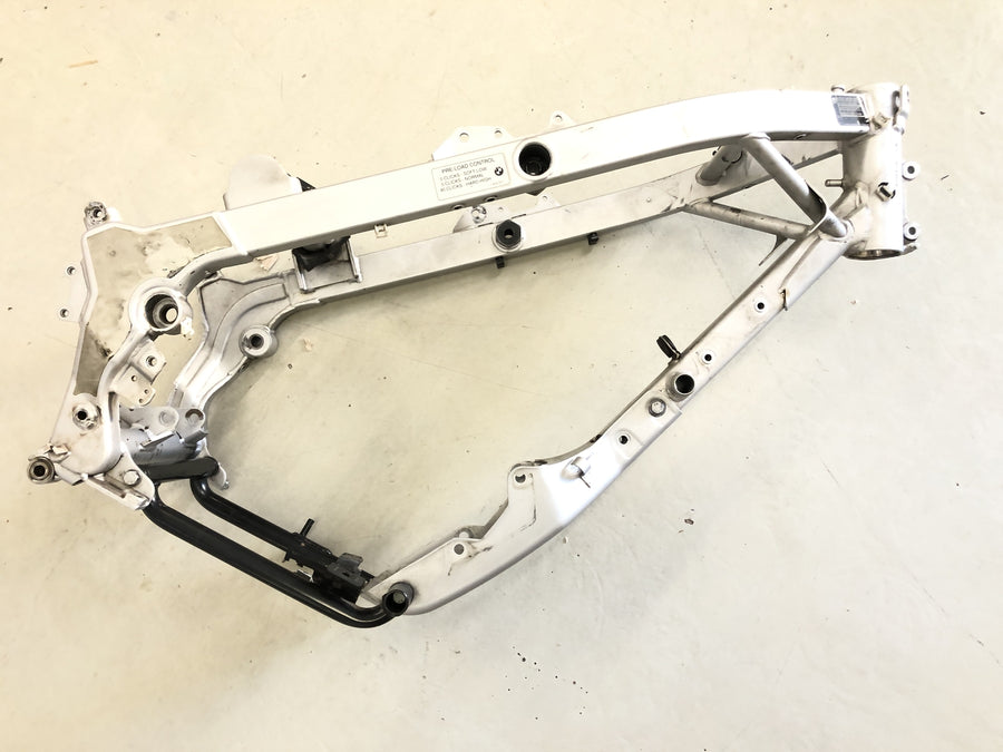 BMW F 650 GS R13 [2002] - Marco con papeles