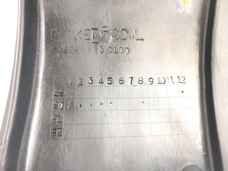 Honda ST 1100 SC26 Pan European [1990] - Panel interior compartimento portaobjetos derecho