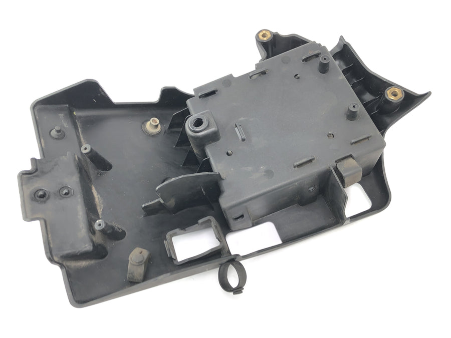 Ducati 999 H4 [2003] - Cubierta del soporte de la caja de baterías