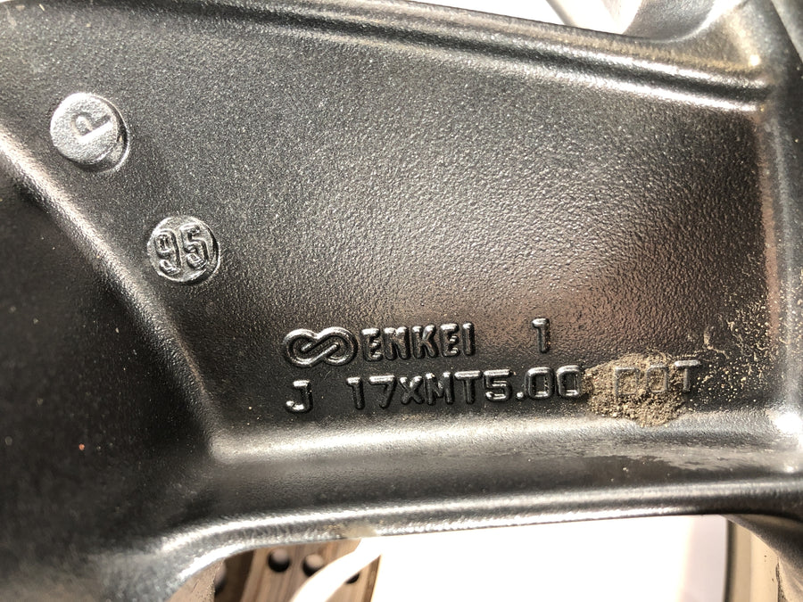Kawasaki GPZ 1100 ZXT10E [1997] - Rimbre de la rueda trasera detrás
