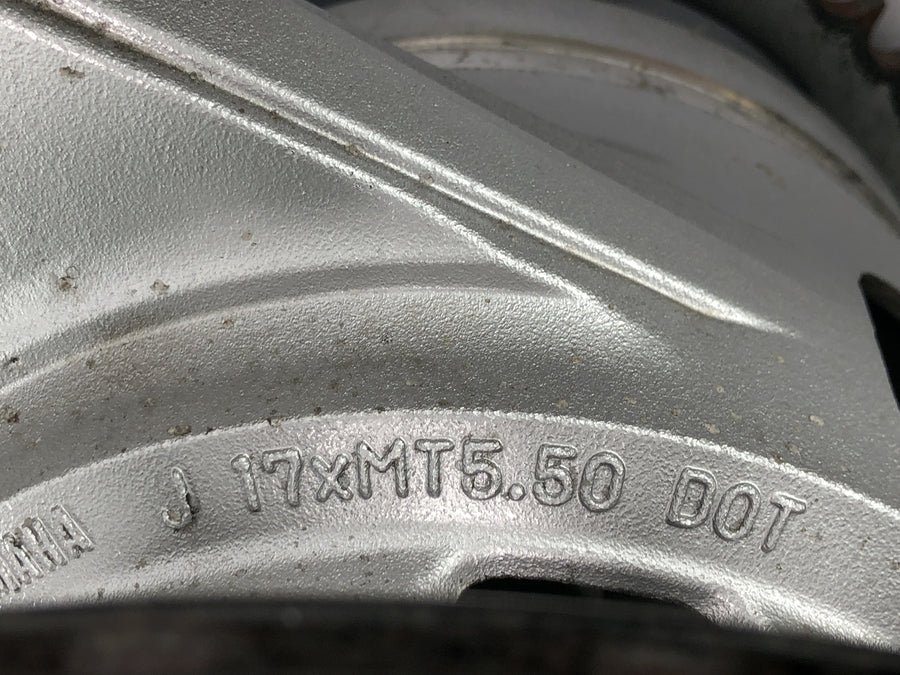 Yamaha GTS 1000 4FV [1997] - Llanta trasera con disco de freno y corona