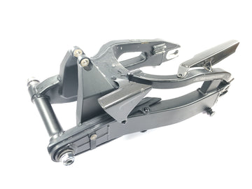 Honda CBR 1000 RR SC57 [2006] - Basculante rueda trasera con eje basculante