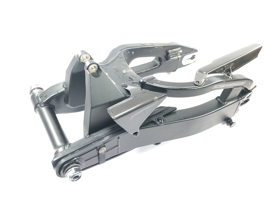 Honda CBR 1000 RR SC57 [2006] - Basculante rueda trasera con eje basculante