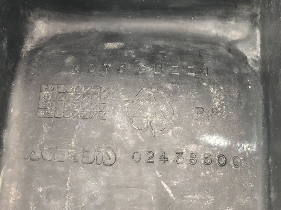 Moto Guzzi V10 Centauro [1998] - Caja de batería Caja de batería Compartimento de batería