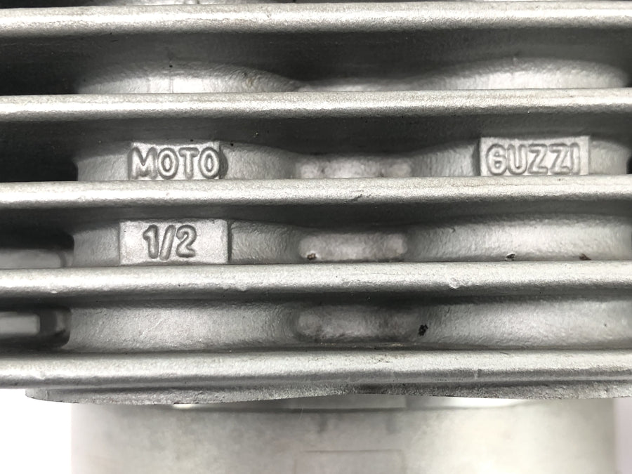 Moto Guzzi V11 Sport [1999] - cilindro con pistón a la izquierda