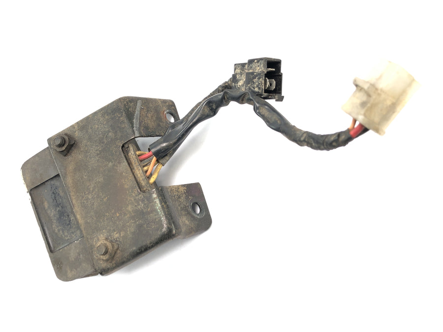 Suzuki DR 350 SK42B [1991] - Controlador de control de carga del rectificador del regulador de tensión