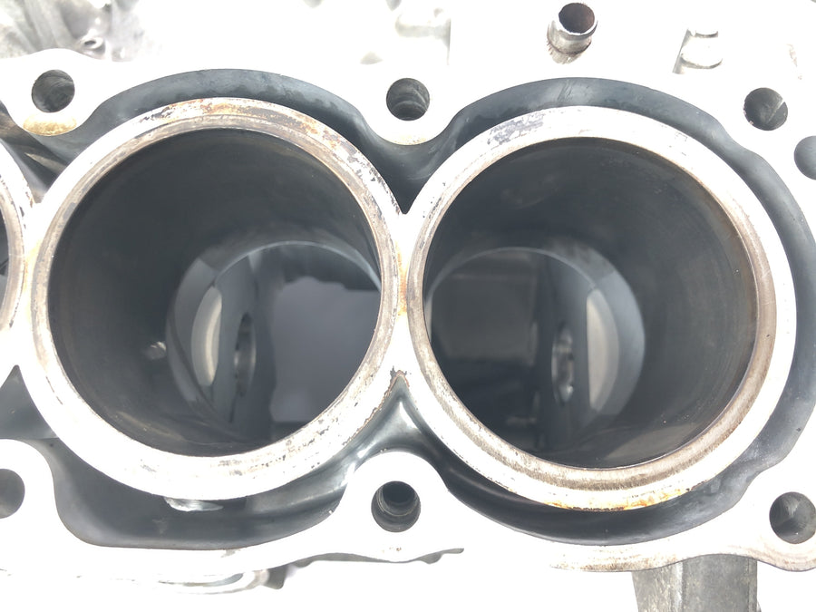 Honda CBR 900 RR Fireblade SC33 [2000] - Cárter bloque motor con pistones